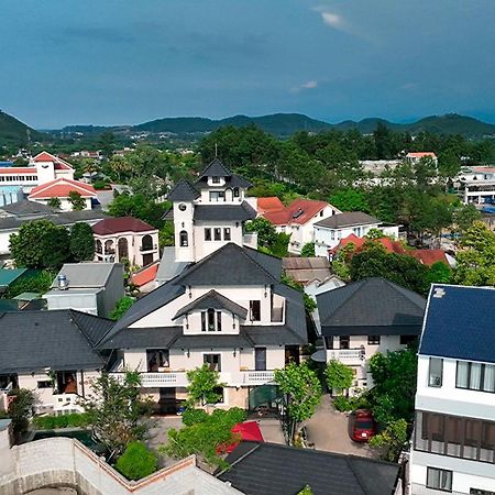 Iris Hill Villa Hue Exterior photo