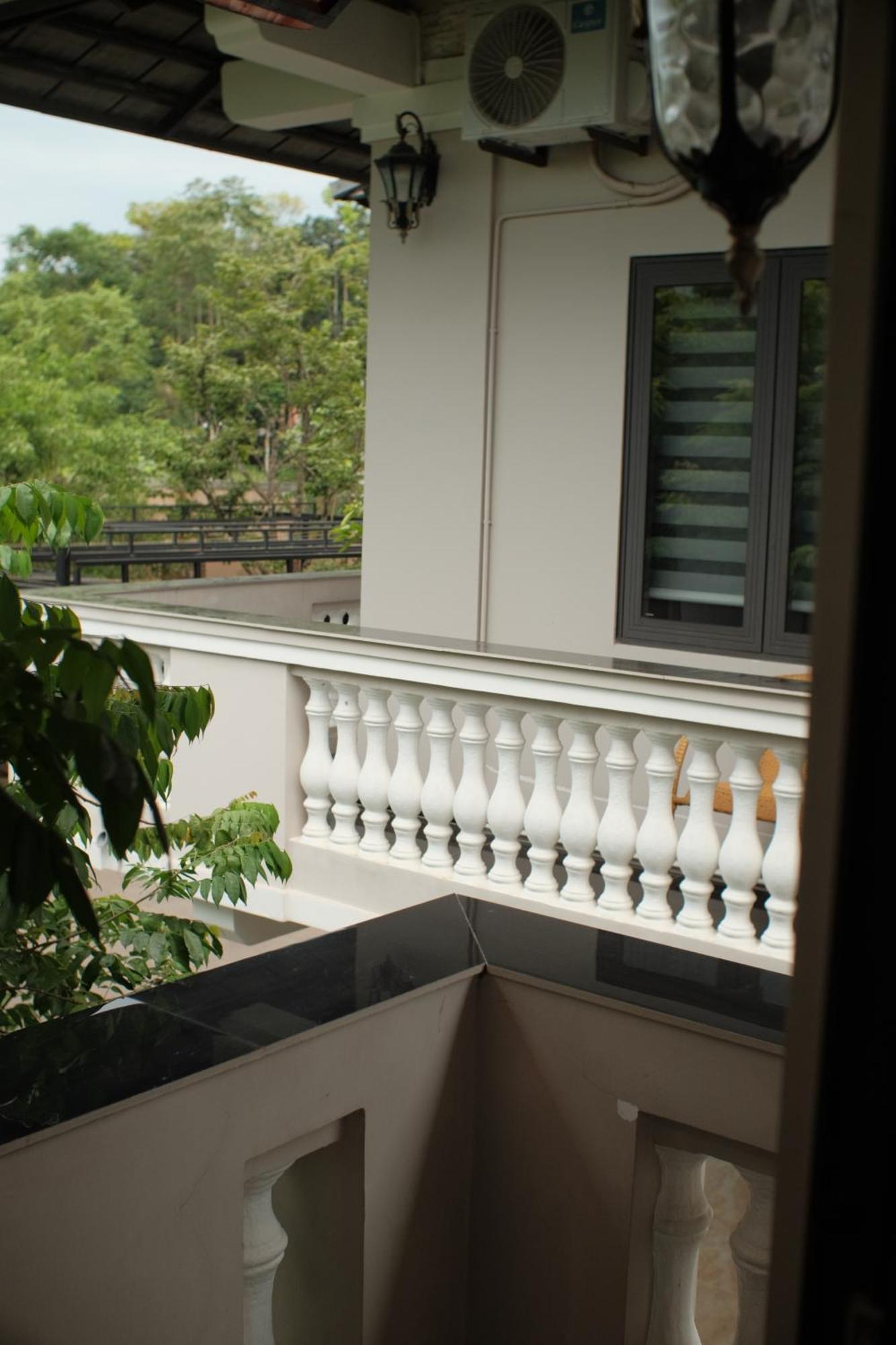 Iris Hill Villa Hue Exterior photo