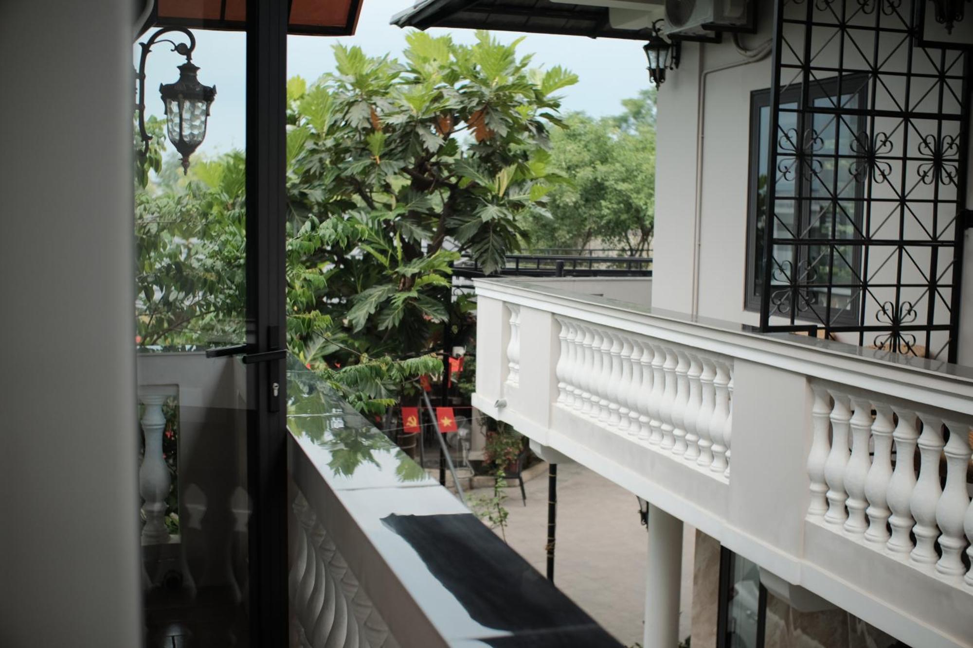 Iris Hill Villa Hue Exterior photo