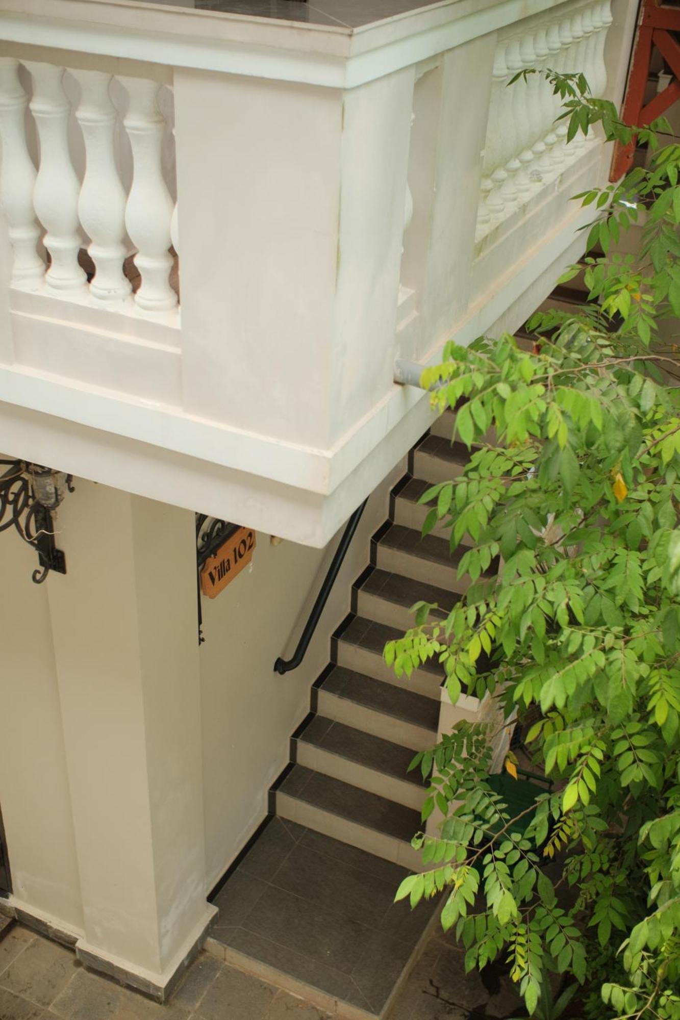 Iris Hill Villa Hue Exterior photo